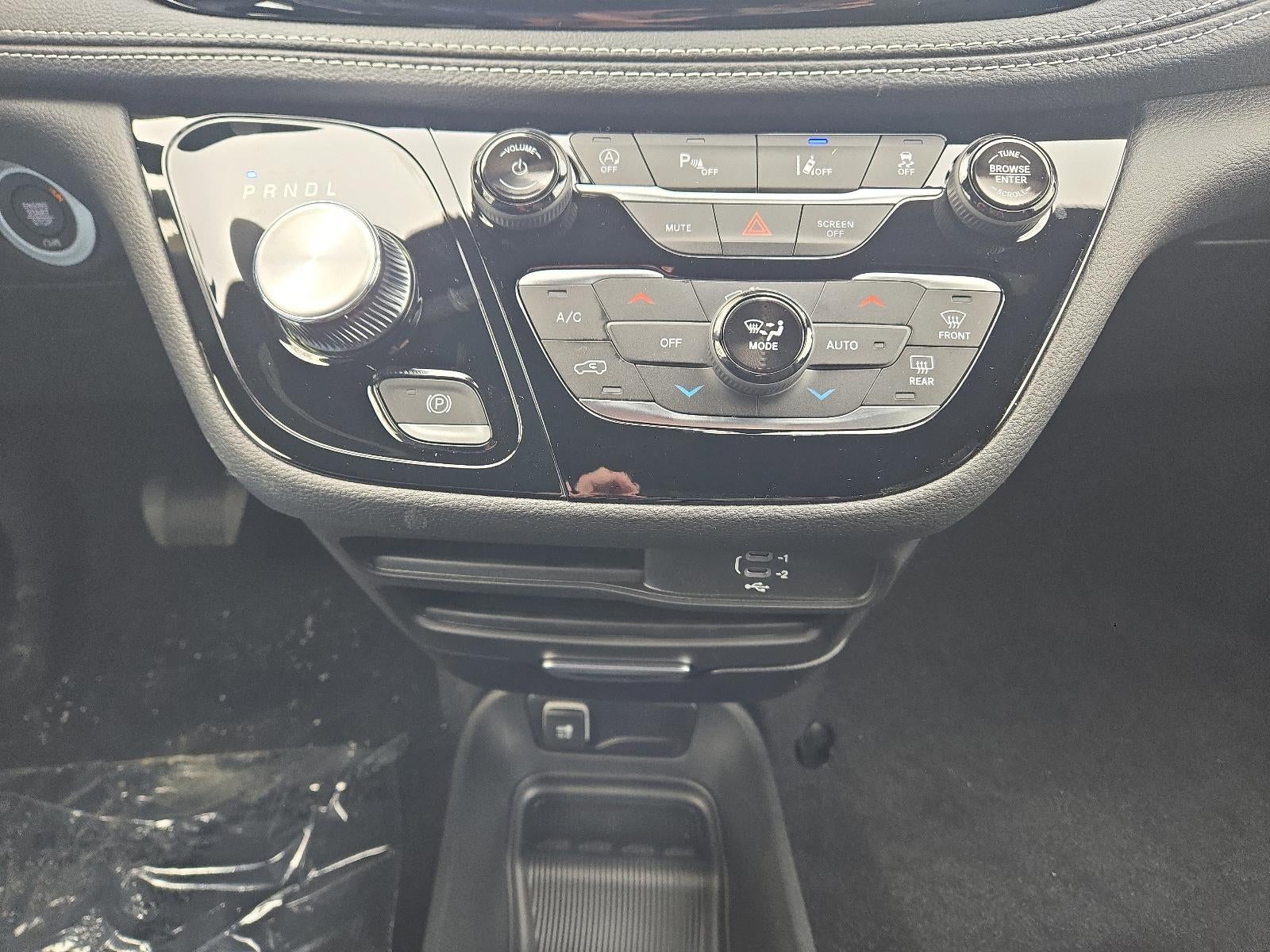 2026 Chrysler Pacifica Select AWD