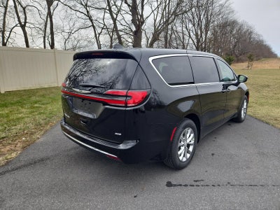 2026 Chrysler Pacifica Select AWD