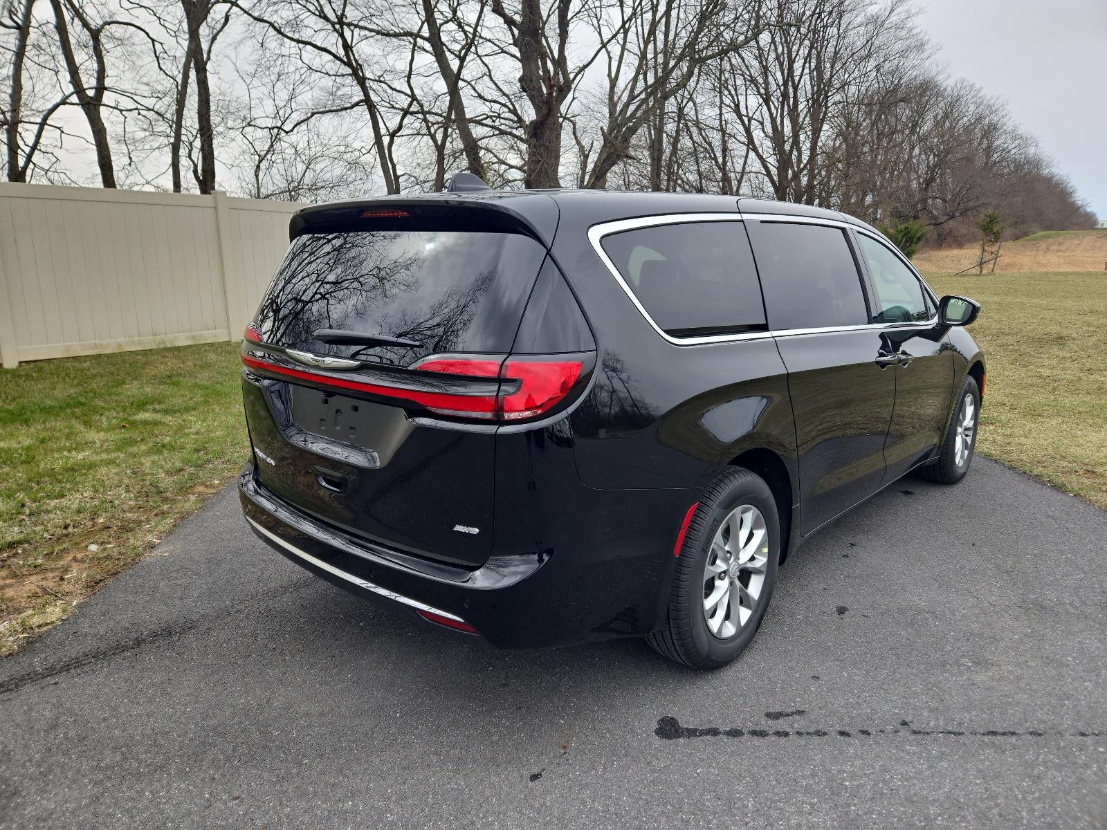2026 Chrysler Pacifica Select AWD