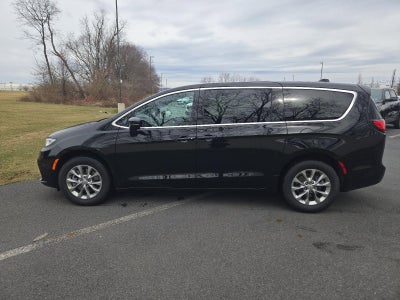 2026 Chrysler Pacifica Select AWD