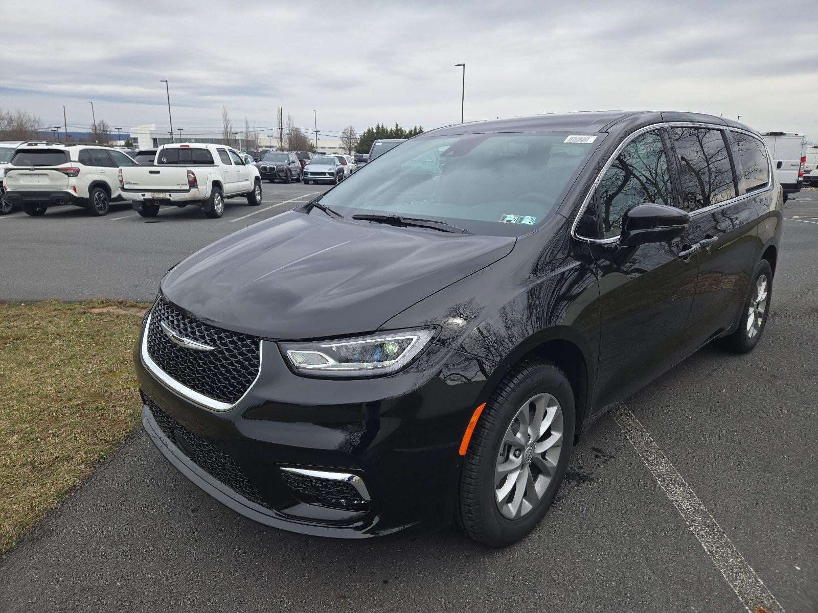 2026 Chrysler Pacifica Select AWD