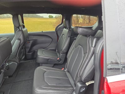2026 Chrysler Pacifica Select AWD
