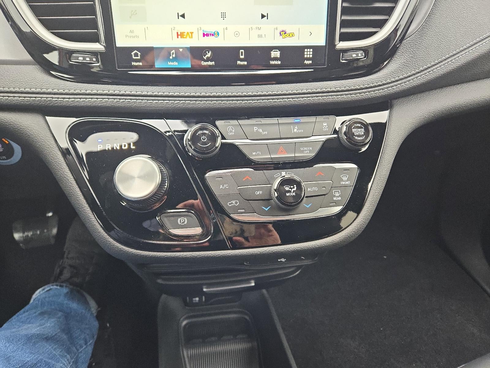 2026 Chrysler Pacifica Select AWD