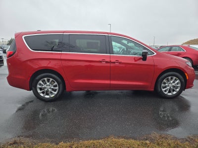 2026 Chrysler Pacifica Select AWD
