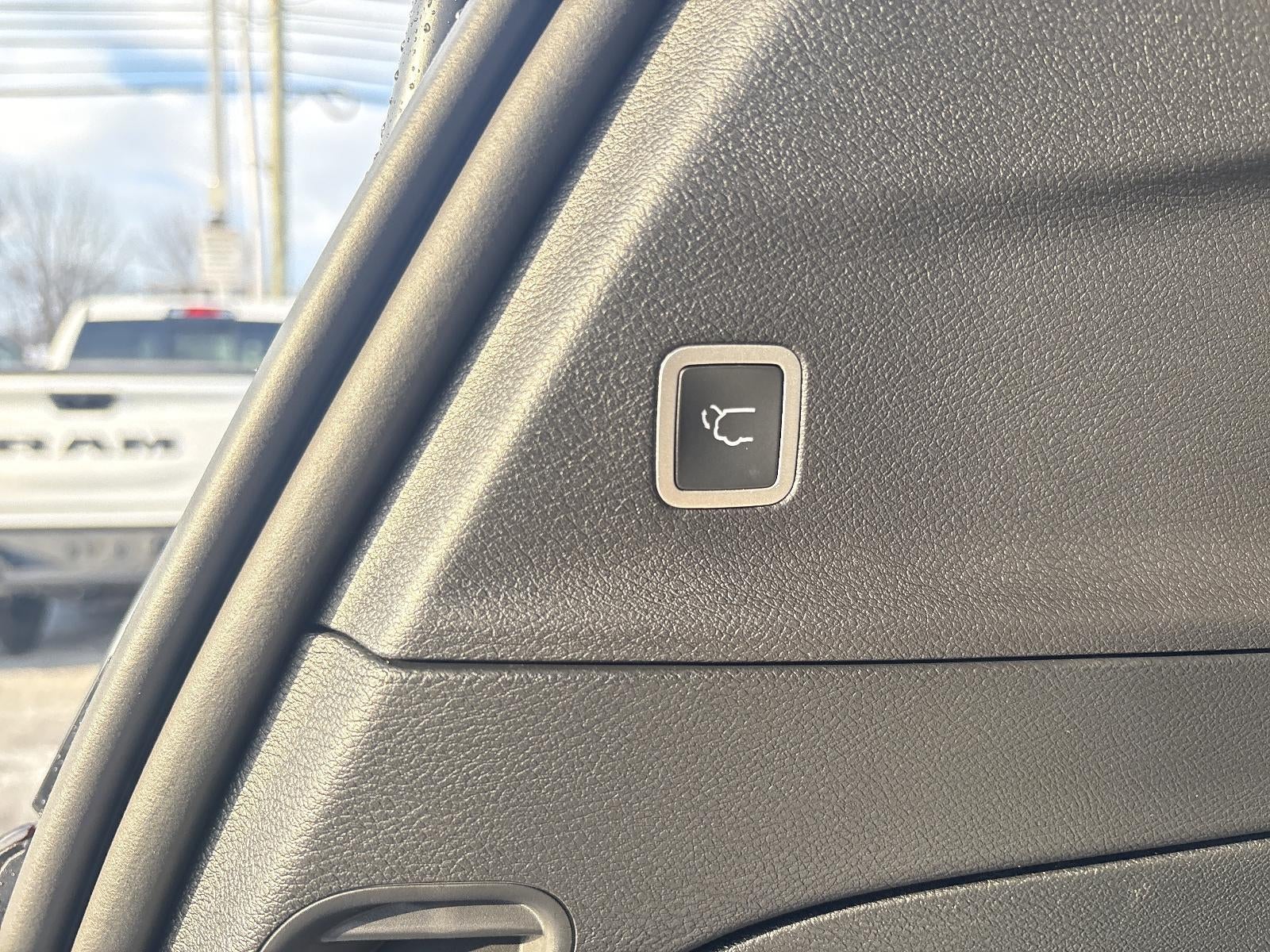 2026 Chrysler Pacifica Select AWD