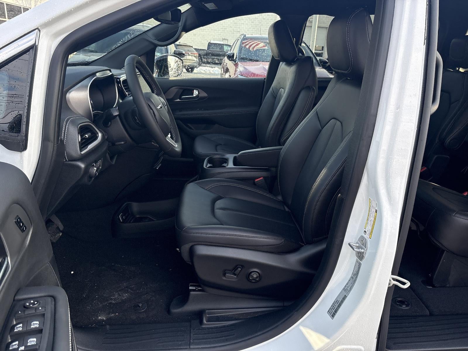 2026 Chrysler Pacifica Select AWD