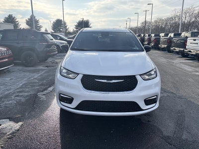 2026 Chrysler Pacifica Select AWD