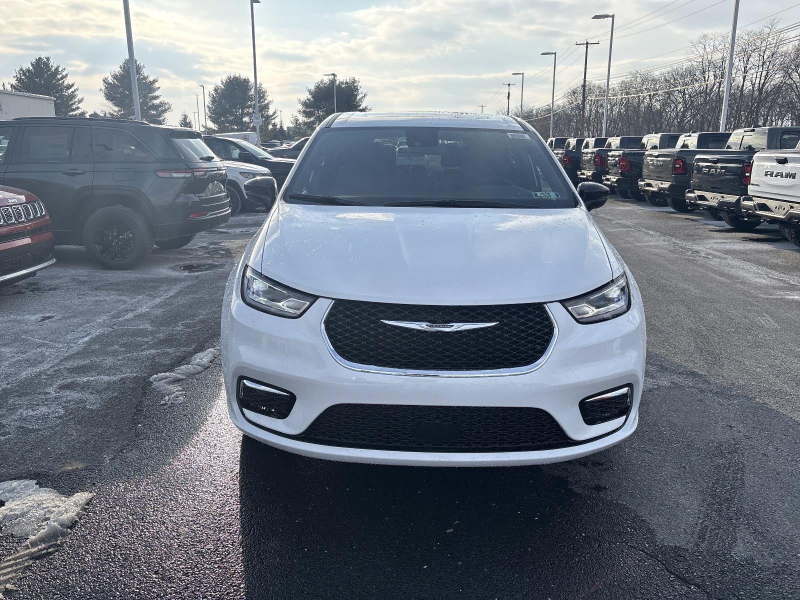 2026 Chrysler Pacifica Select AWD