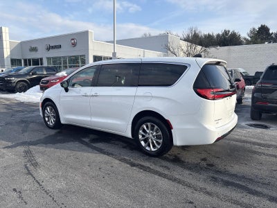 2026 Chrysler Pacifica Select AWD