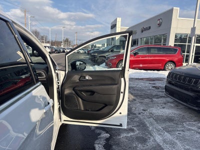 2026 Chrysler Pacifica Select AWD