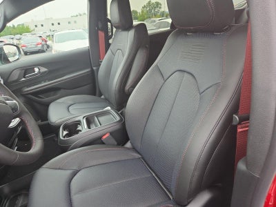 2027 Chrysler Pacifica Select AWD
