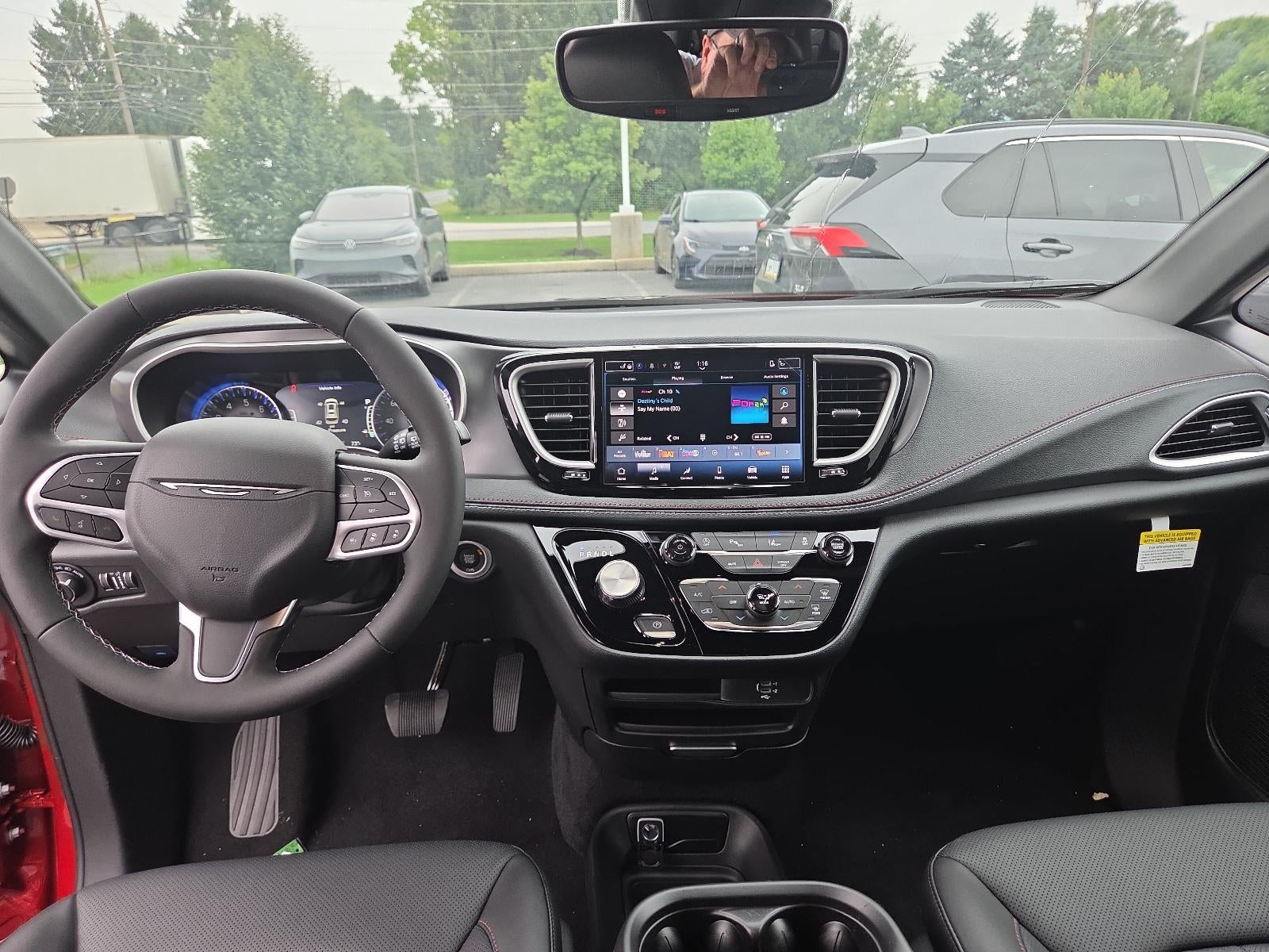 2027 Chrysler Pacifica Select AWD
