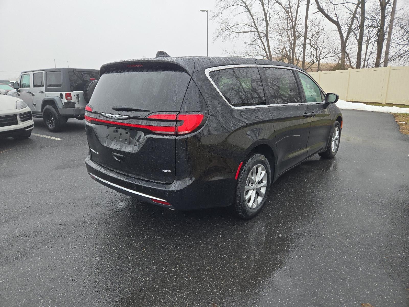 2026 Chrysler Pacifica Select AWD