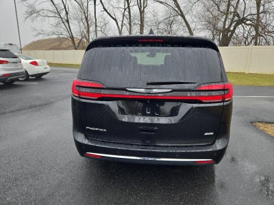2026 Chrysler Pacifica Select AWD