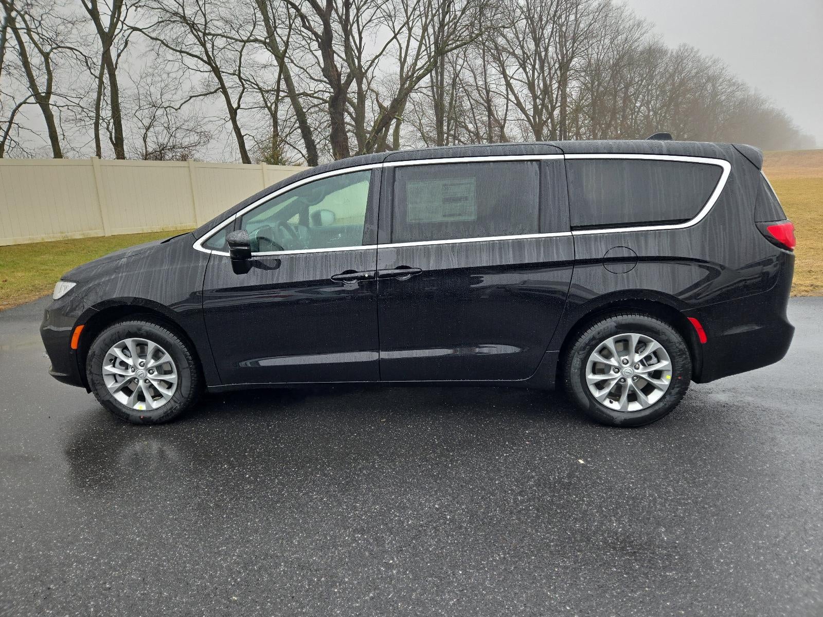 2026 Chrysler Pacifica Select AWD