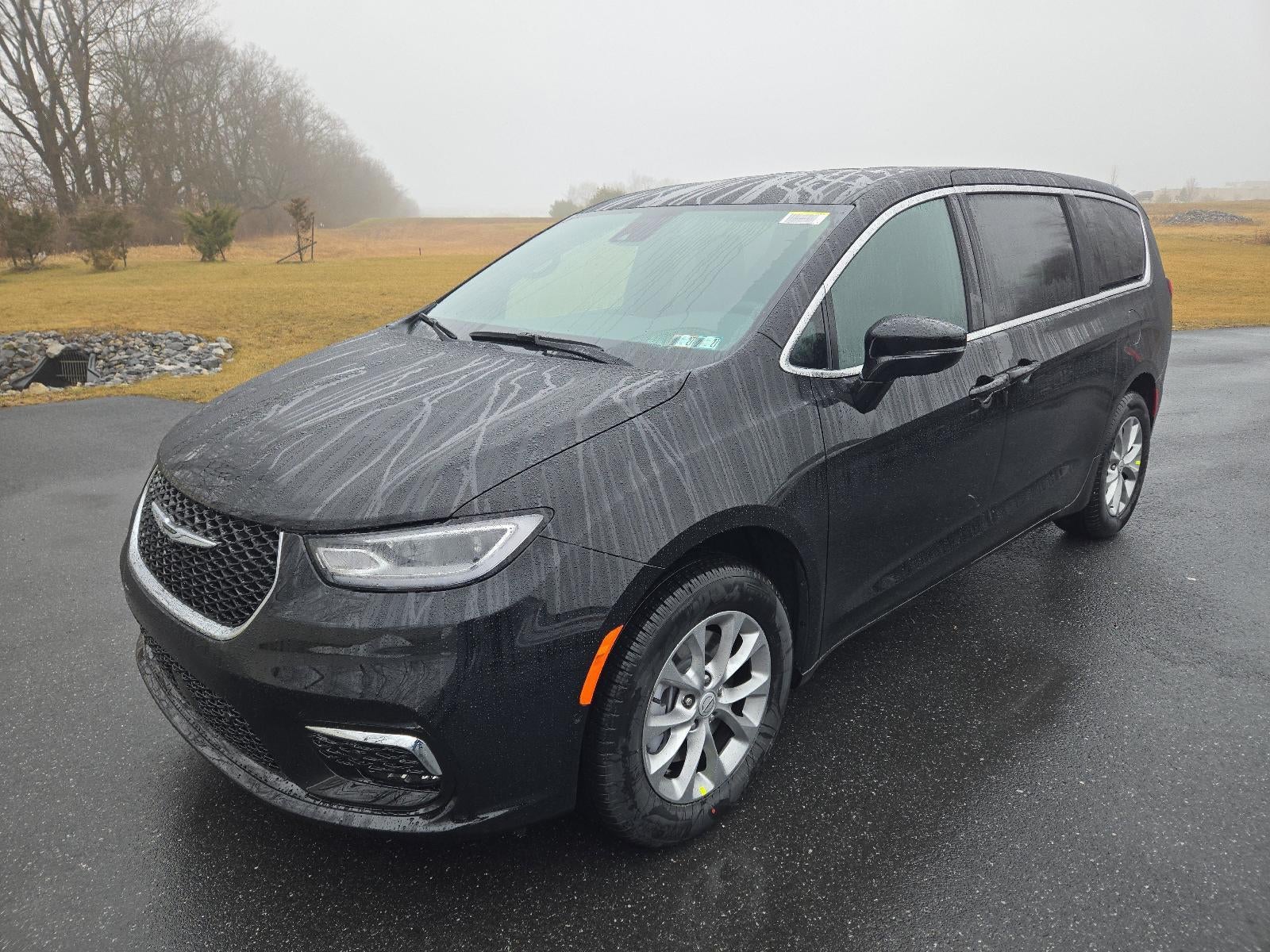 2026 Chrysler Pacifica Select AWD