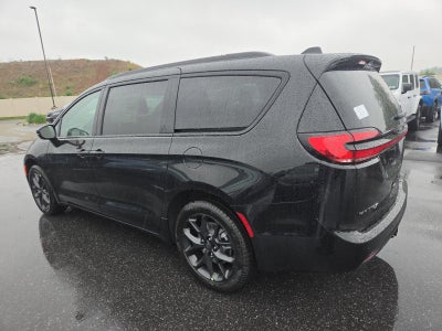2027 Chrysler Pacifica Limited AWD