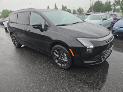 2027 Chrysler Pacifica Limited AWD