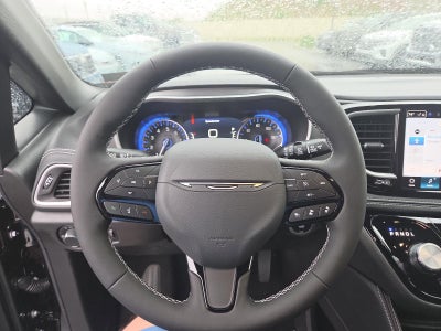 2027 Chrysler Pacifica Limited AWD