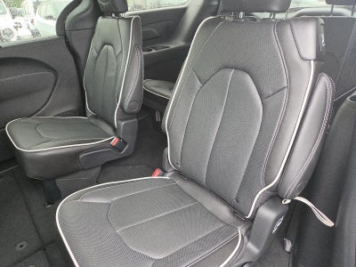 2027 Chrysler Pacifica Limited AWD