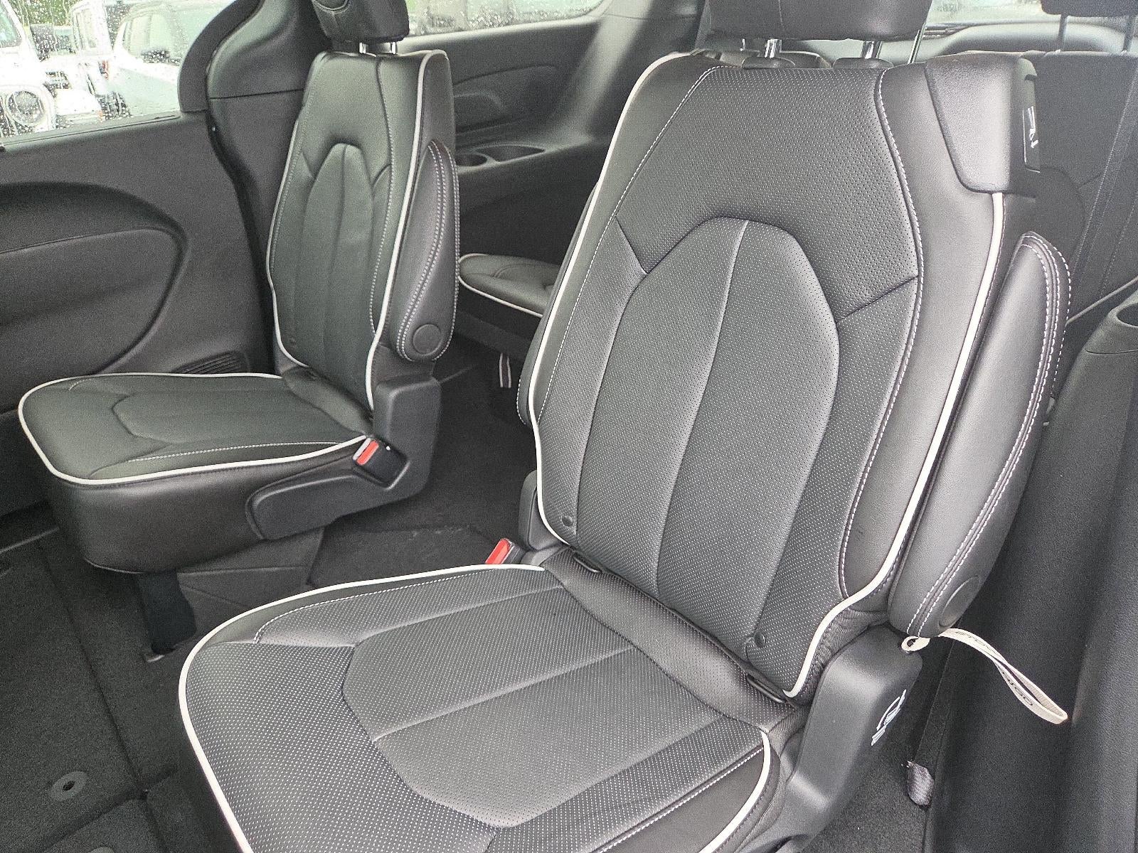 2027 Chrysler Pacifica Limited AWD
