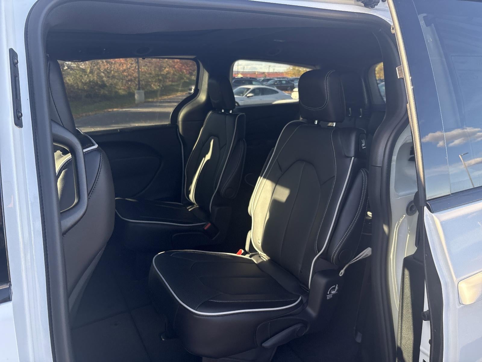 2026 Chrysler Pacifica Limited AWD