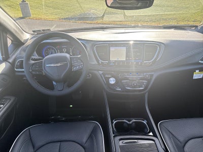 2026 Chrysler Pacifica Limited AWD