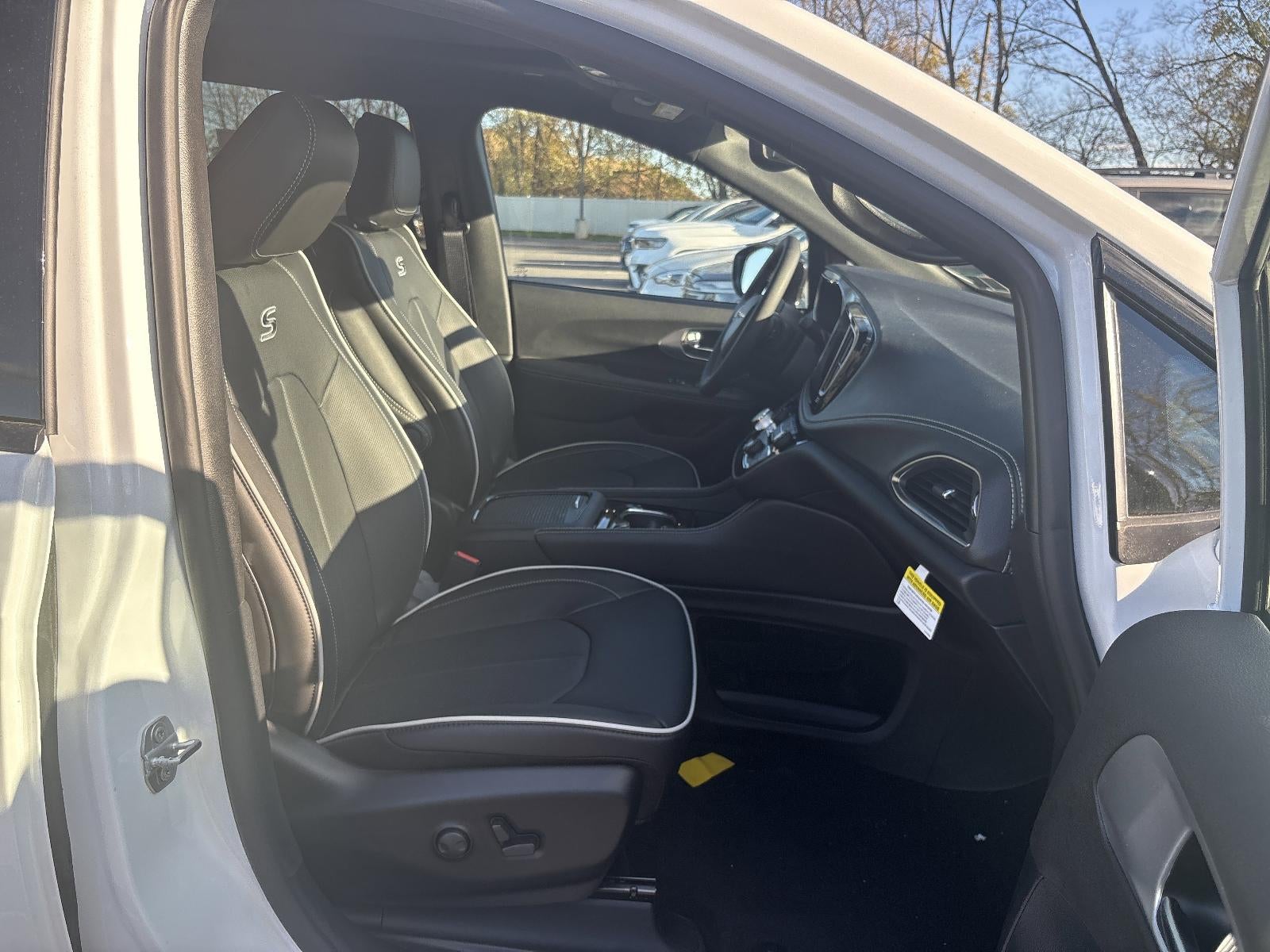 2026 Chrysler Pacifica Limited AWD