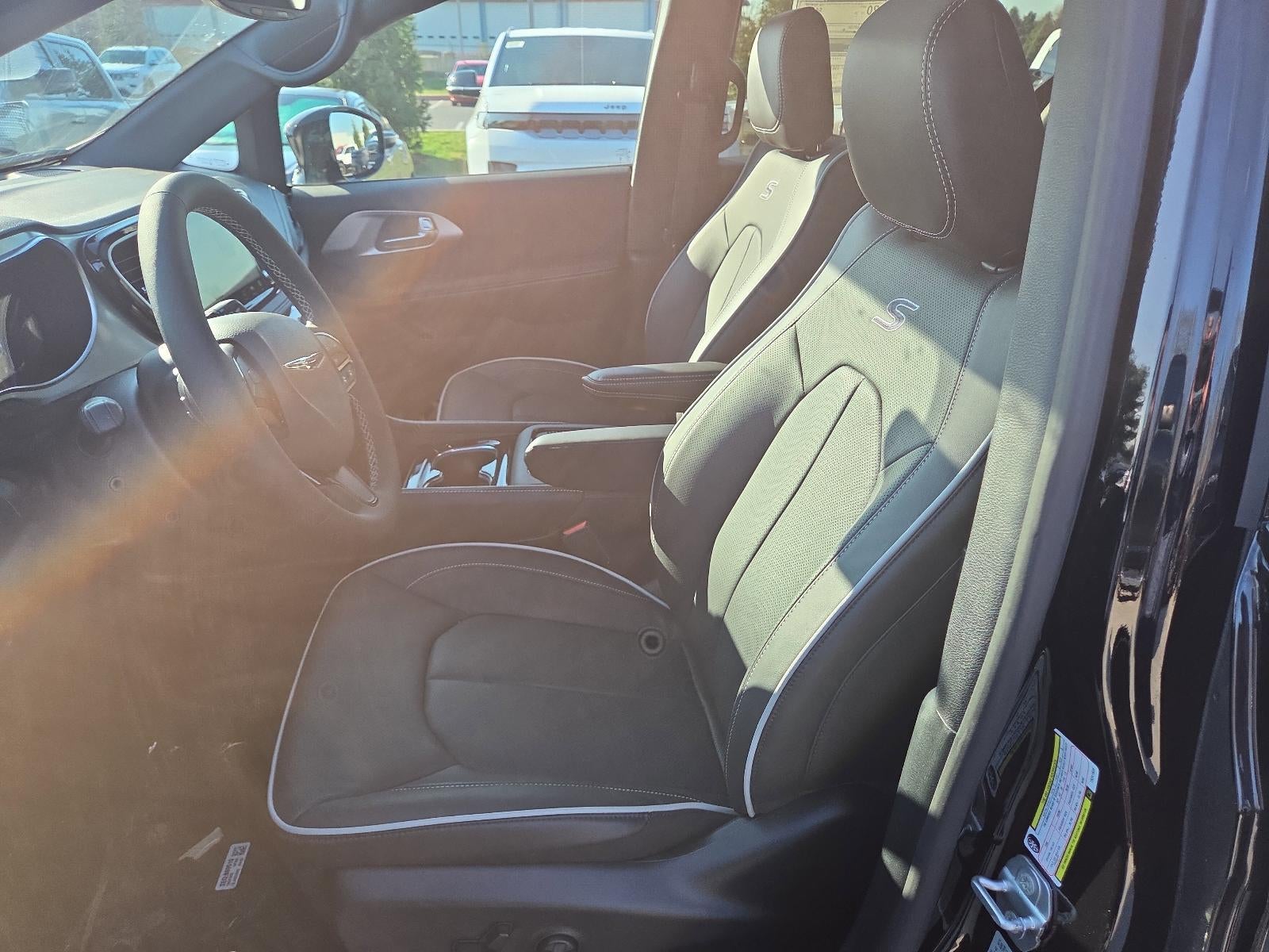 2026 Chrysler Pacifica Limited AWD