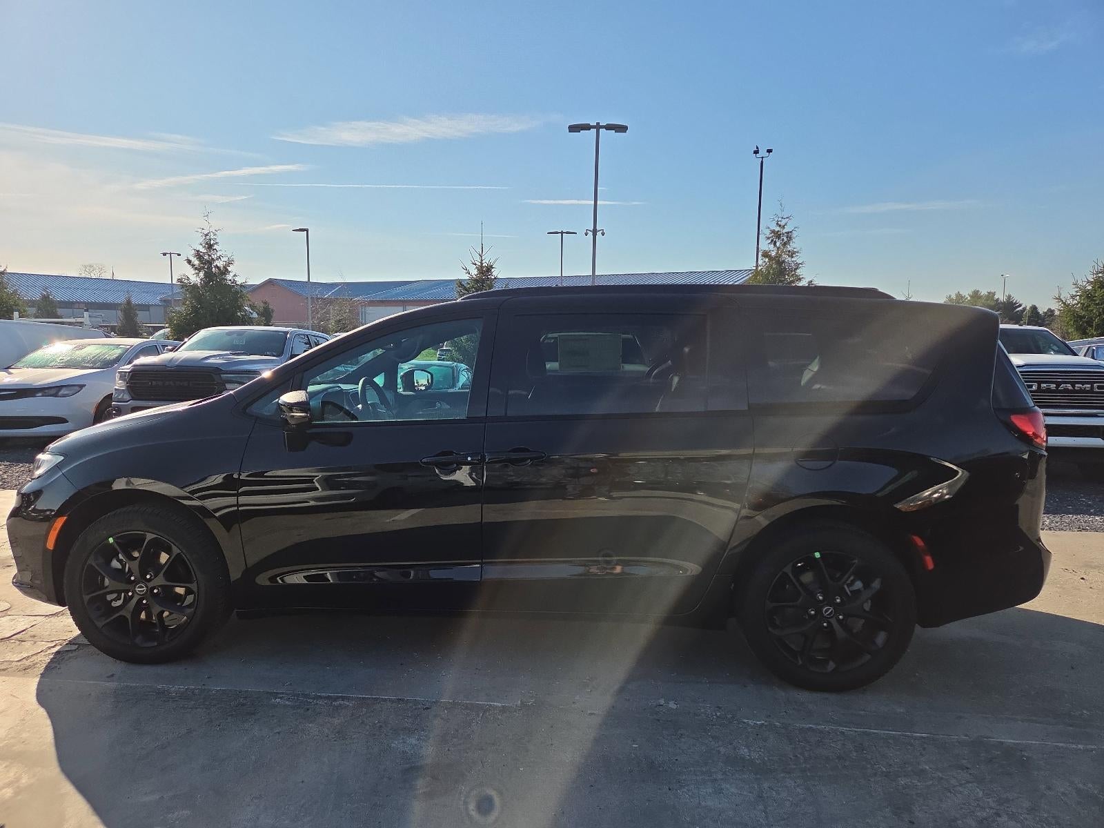 2026 Chrysler Pacifica Limited AWD