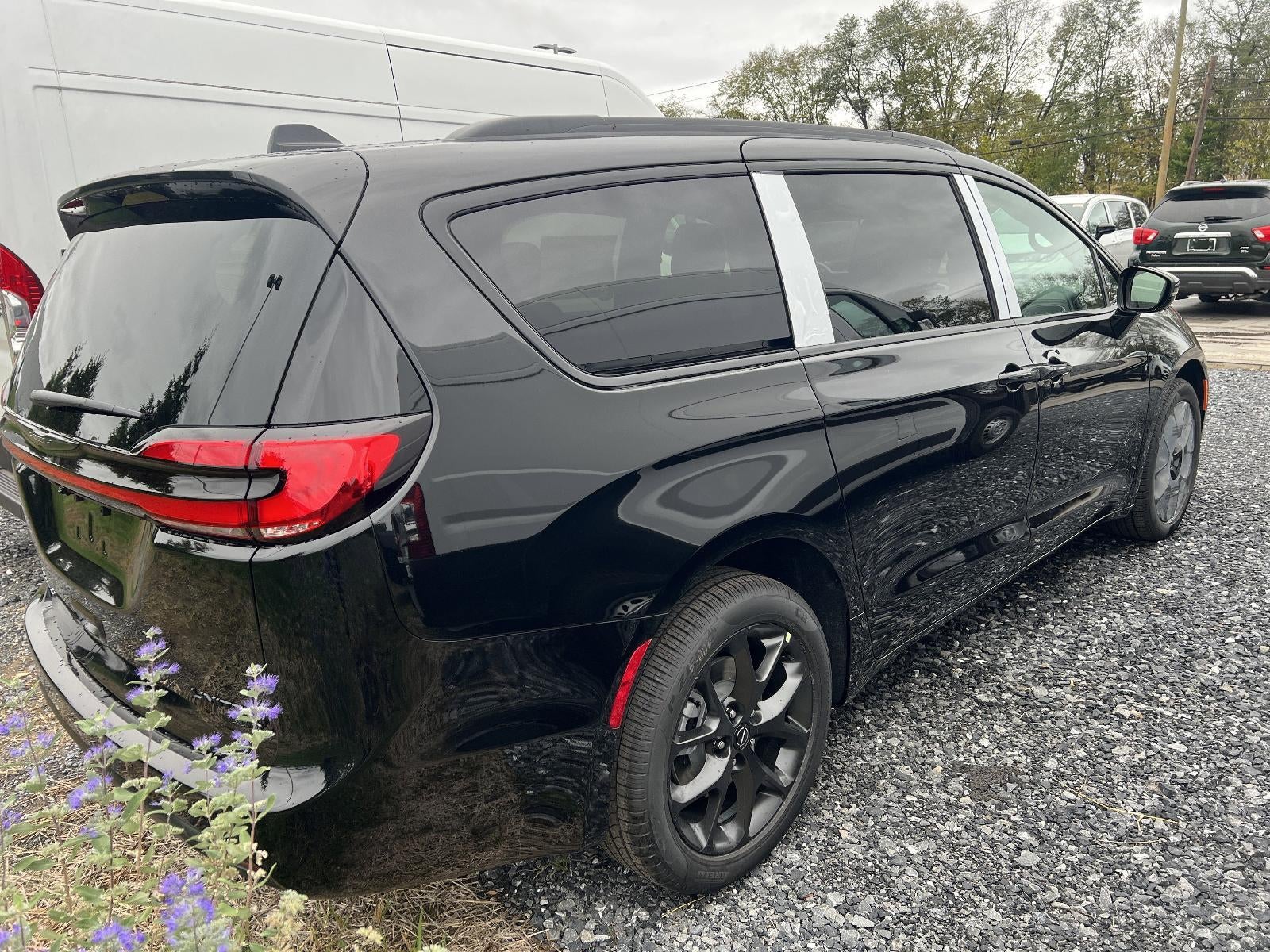 2026 Chrysler Pacifica Limited AWD