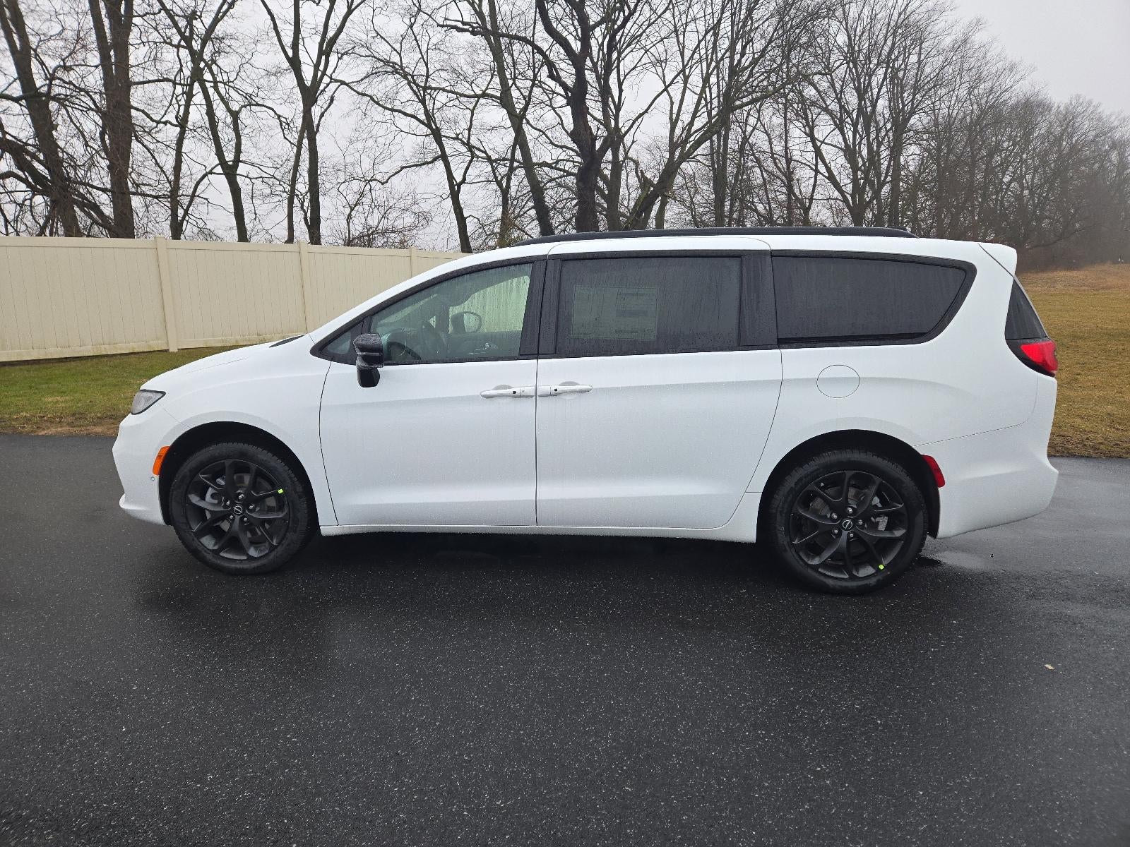 2026 Chrysler Pacifica Limited AWD