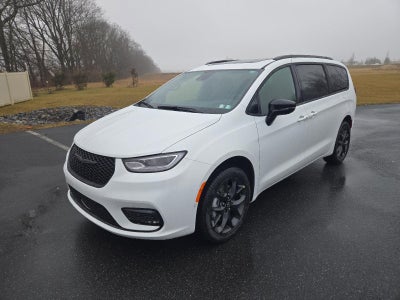 2026 Chrysler Pacifica Limited AWD