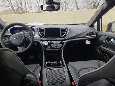 2026 Chrysler Pacifica Limited AWD