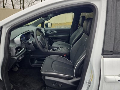 2026 Chrysler Pacifica Limited AWD