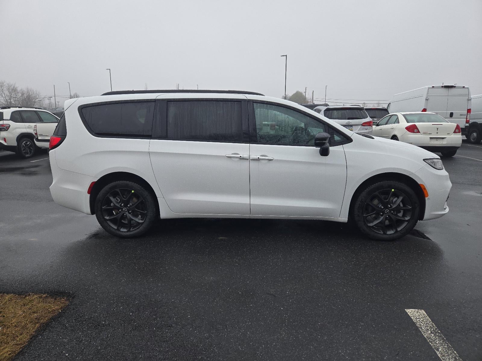 2026 Chrysler Pacifica Limited AWD