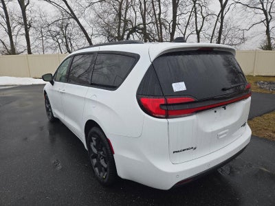 2026 Chrysler Pacifica Limited AWD