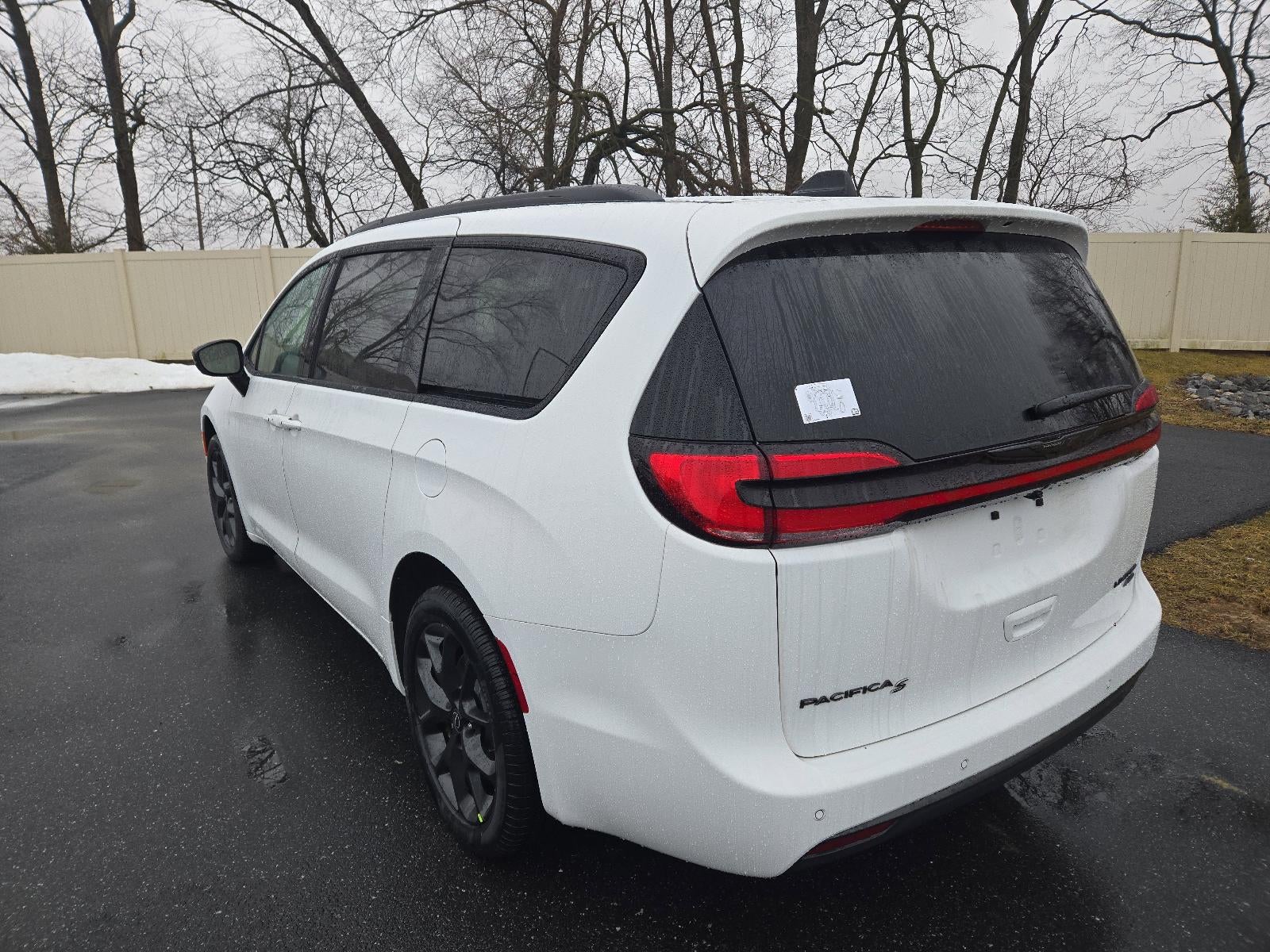 2026 Chrysler Pacifica Limited AWD