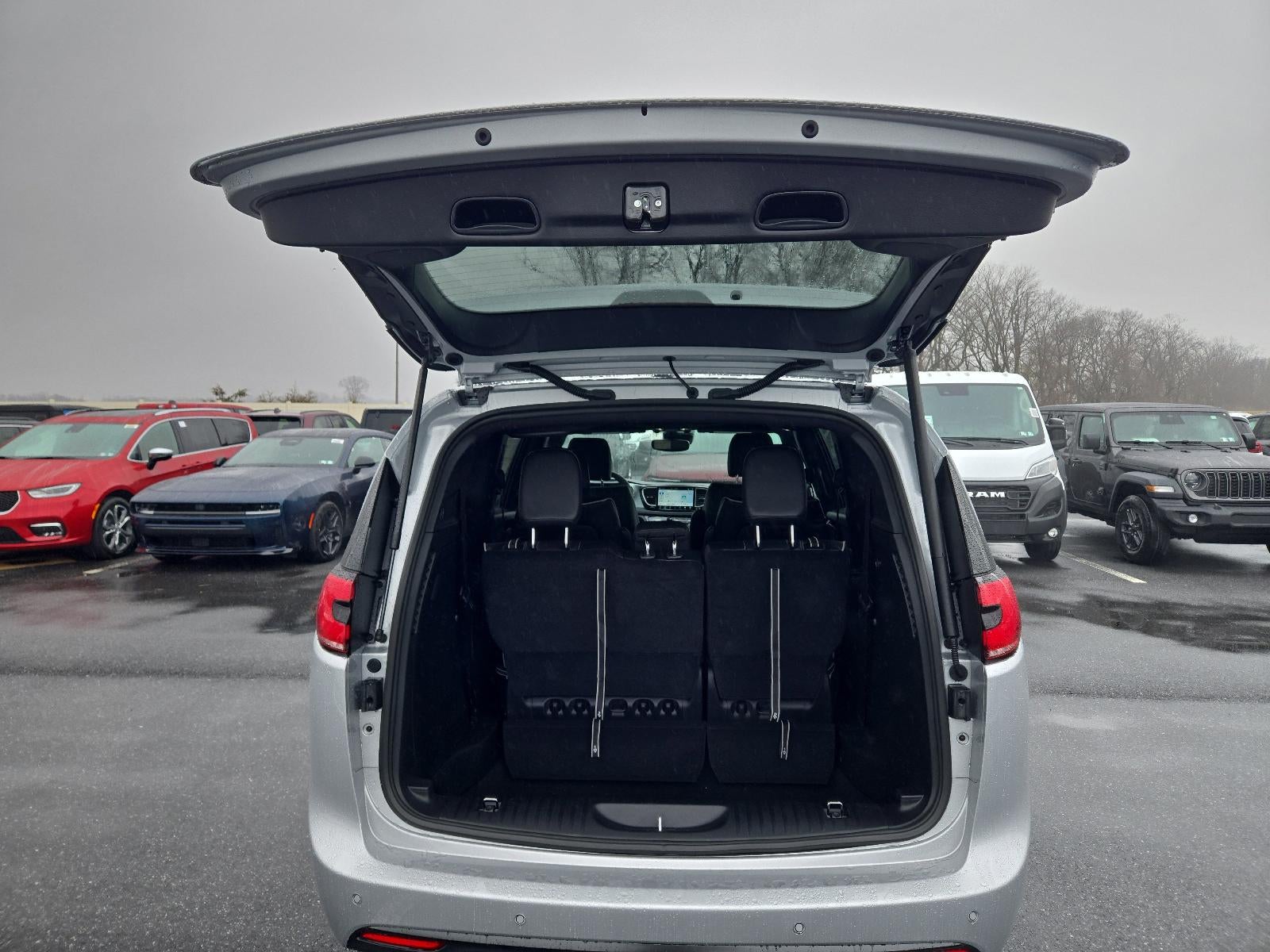 2026 Chrysler Pacifica Limited AWD