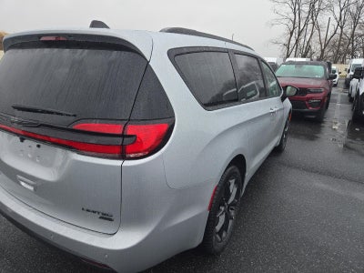 2026 Chrysler Pacifica Limited AWD