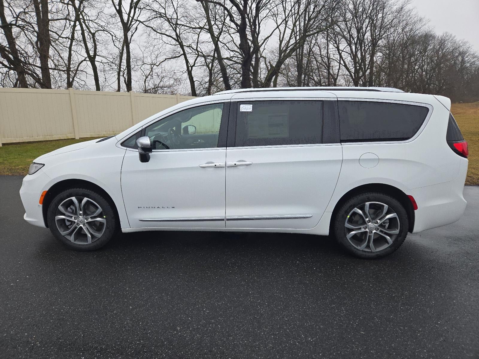 2026 Chrysler Pacifica Pinnacle AWD