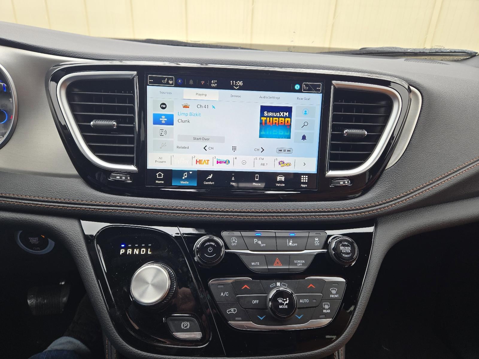 2026 Chrysler Pacifica Pinnacle AWD