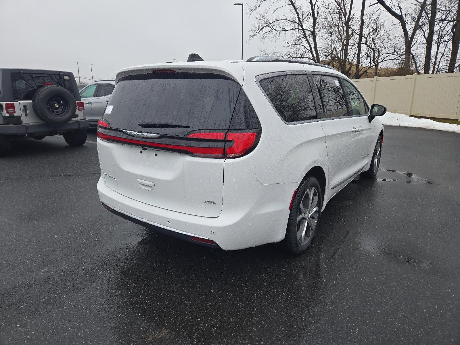 2026 Chrysler Pacifica Pinnacle AWD