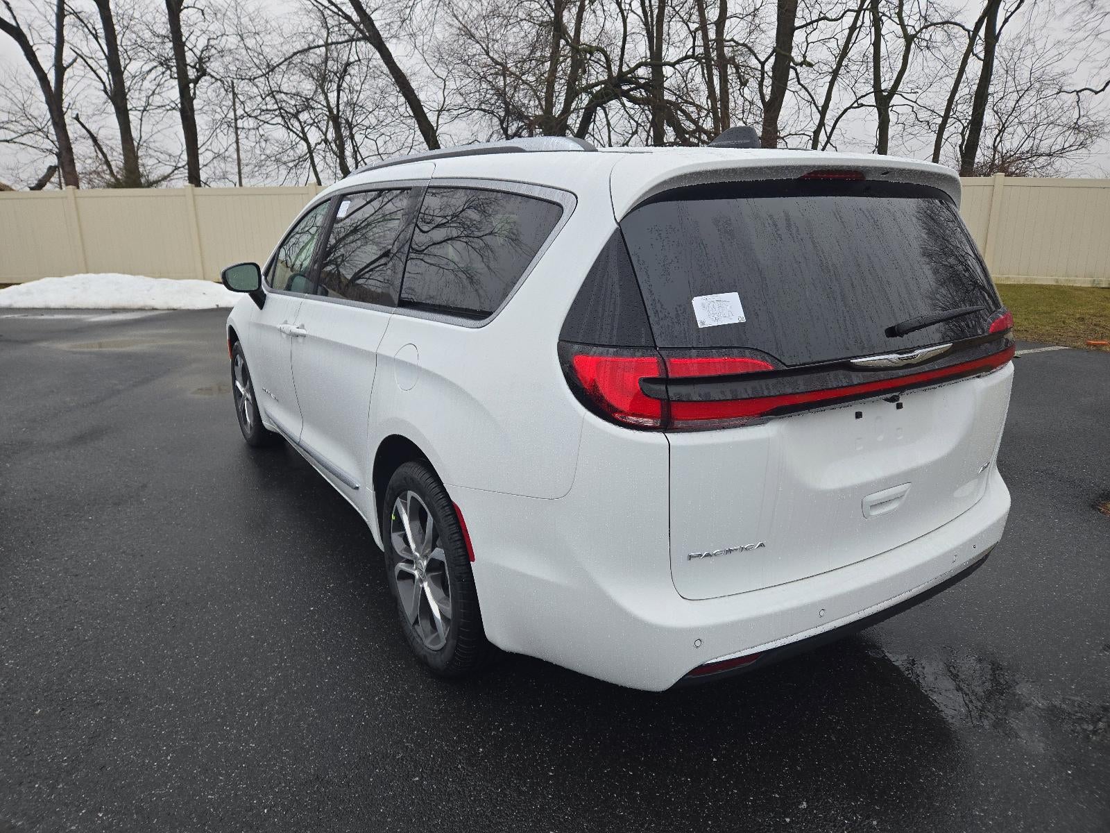 2026 Chrysler Pacifica Pinnacle AWD