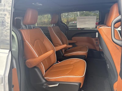 2026 Chrysler Pacifica Pinnacle AWD