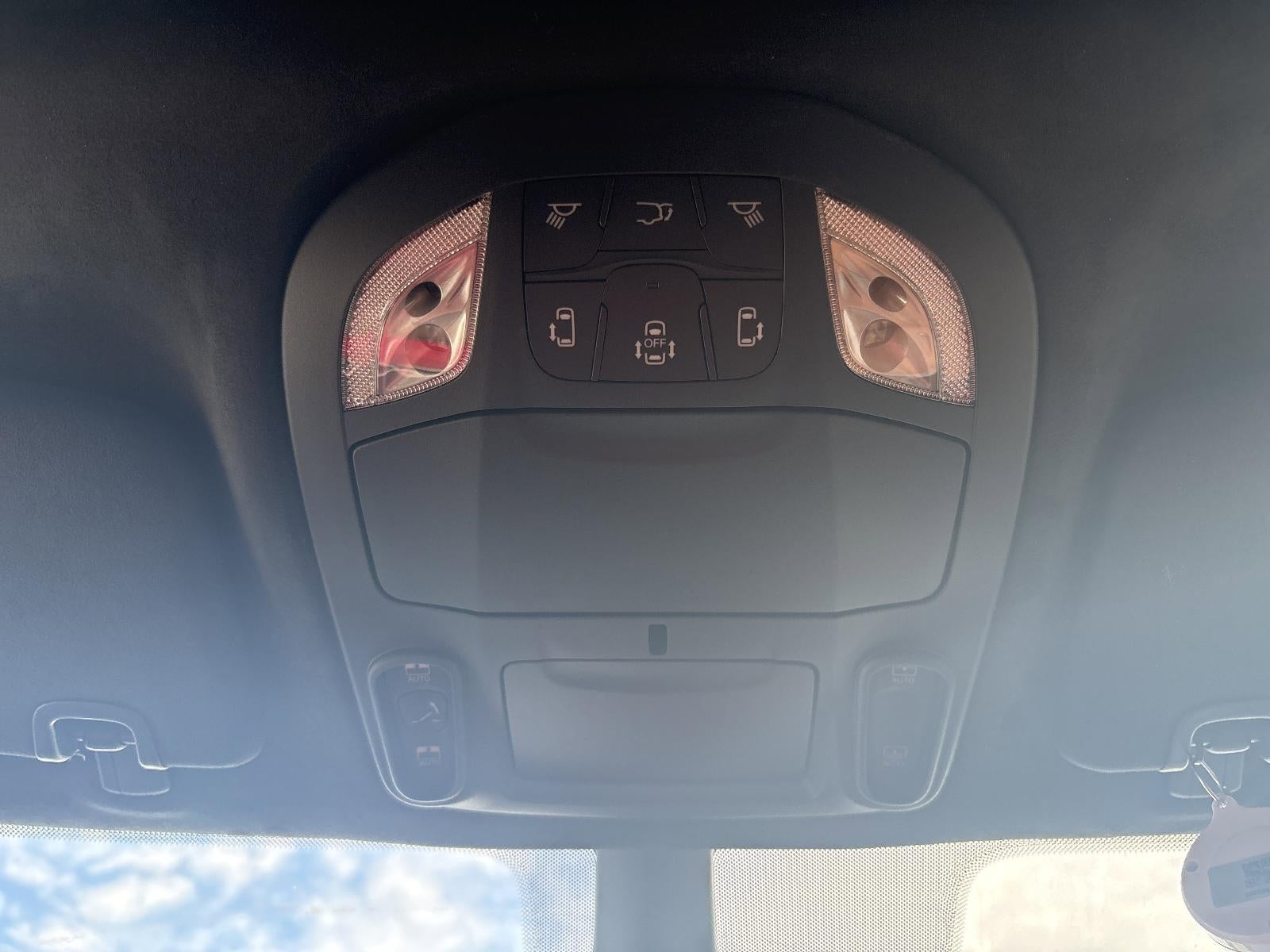 2026 Chrysler Pacifica Pinnacle AWD