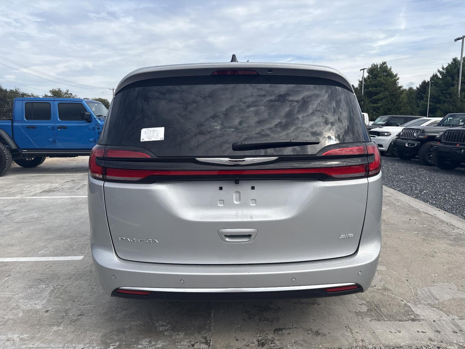2026 Chrysler Pacifica Pinnacle AWD