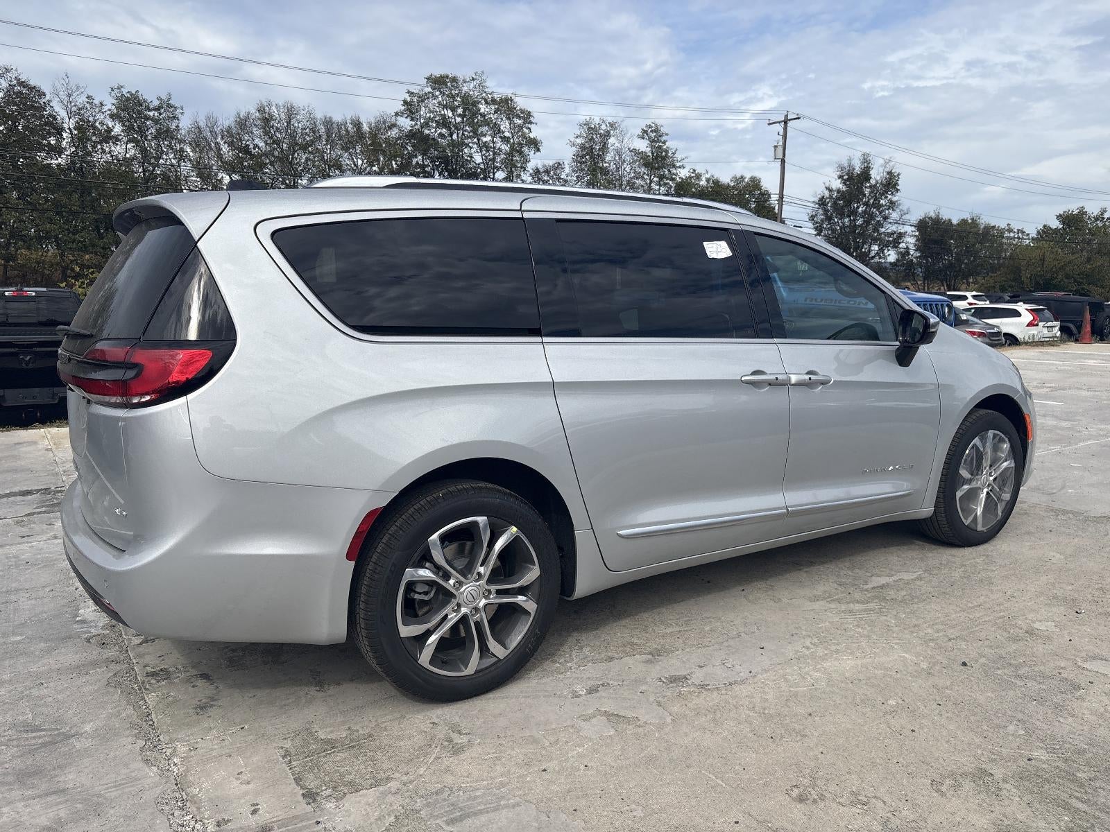 2026 Chrysler Pacifica Pinnacle AWD