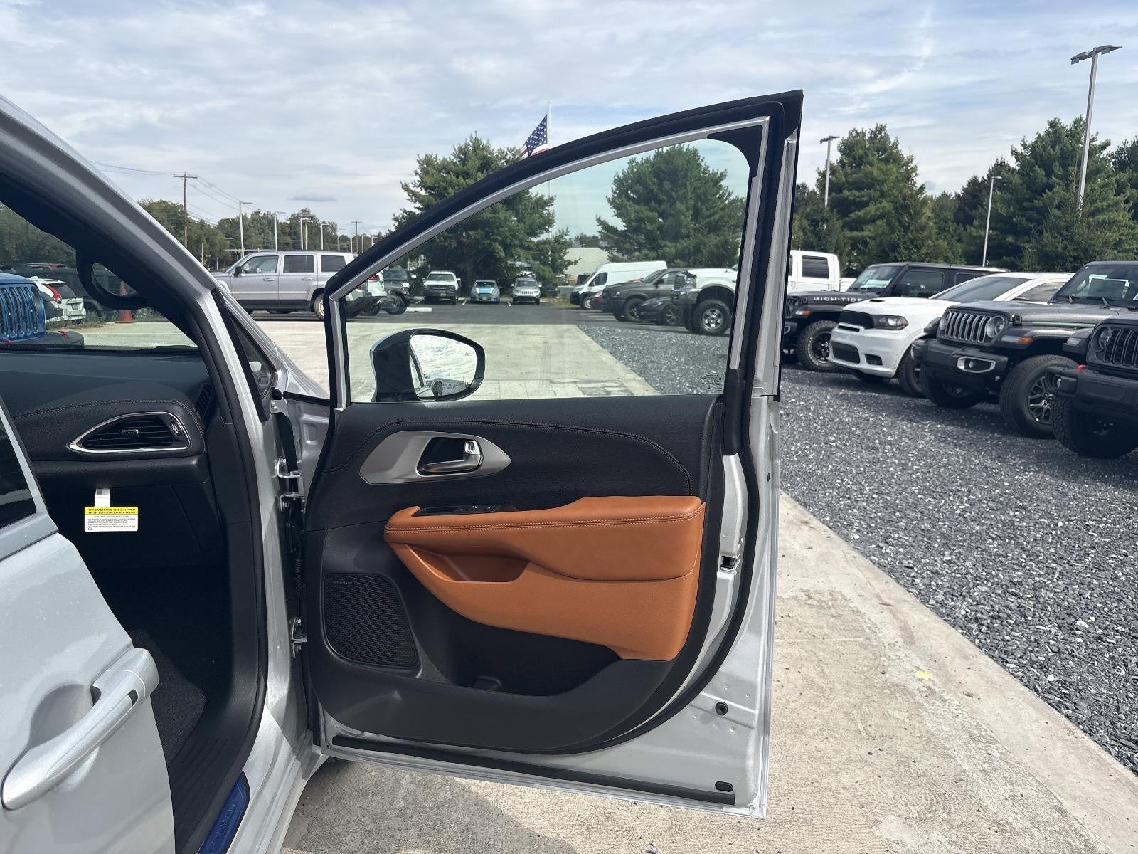 2026 Chrysler Pacifica Pinnacle AWD