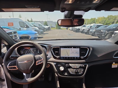 2026 Chrysler Pacifica Pinnacle AWD